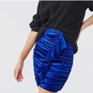 ✨Forever 21 blue velvet ruffle skirt